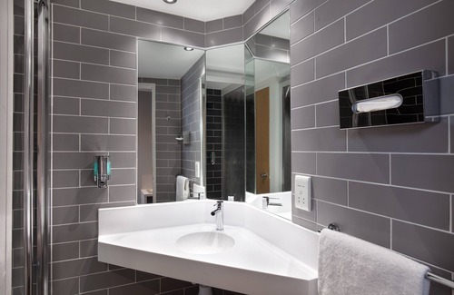 Bothwell Hotel | Holiday Inn Express Strathclyde Park M74 JCT 5 by IHG