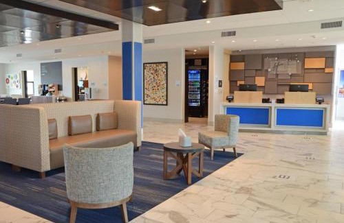 Franklin Hotel | Holiday Inn Express & Suites Franklin - Berry Farms by IHG