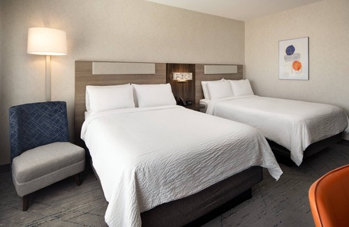 Raisin Hotel | Holiday Inn Express & Suites Fresno Airport by IHG