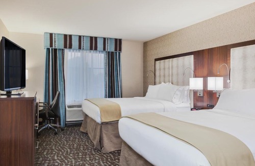 Eureka Hotel | Holiday Inn Express & Suites Eureka by IHG