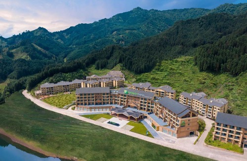 Dongpo District Hotel | Holiday Inn Express Wawu Mountain by IHG