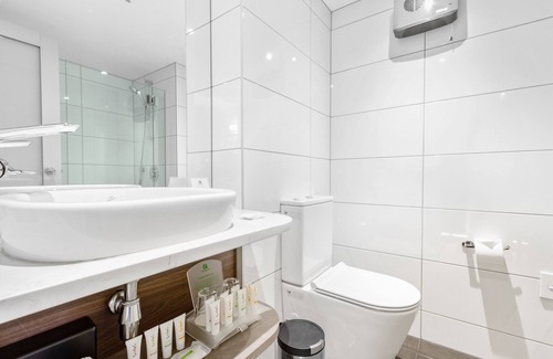 Queenstown Hotel | Holiday Inn Queenstown Frankton Road by IHG