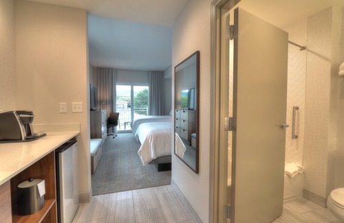 Pigeon Forge Hotel | Holiday Inn & Suites Pigeon Forge Convention Center by IHG