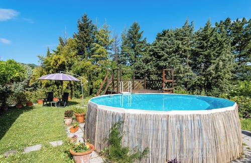Nozanno Apartment | Holiday Studio 'Abbacca-là Appartamento 2' with Shared Pool and Wi-Fi