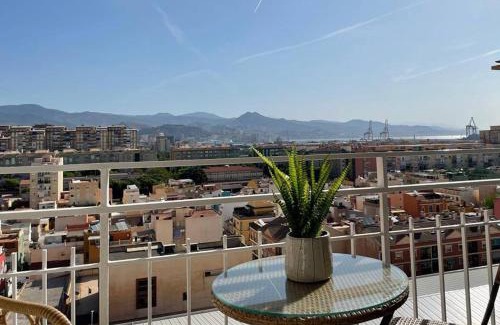 Carretera de Cadiz Apartment | Holidays2Malaga Princesa 3 dormitorios, vistas al mar y montaña, terraza y a 200m a la playa