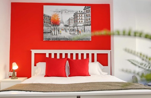 Jardin de la Abadia Apartment | Holidays2Malaga Reyna Manescau - Huelin Area just 450 mts from beach