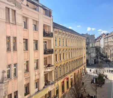 Ujlipotvaros Apartment | Hollán Residence I 3bdr I 2bathr I freeparking