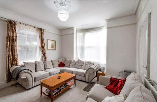 Retford House | Hollies House