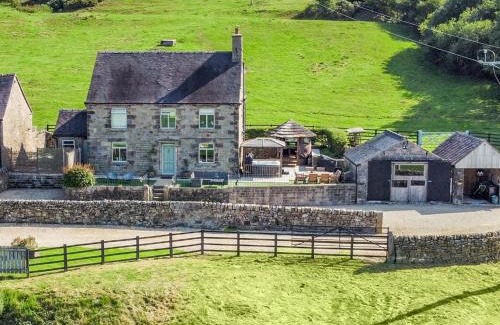 Leek House | HollyDale