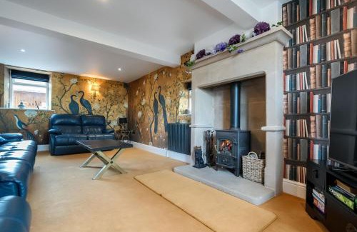 Leek House | HollyDale