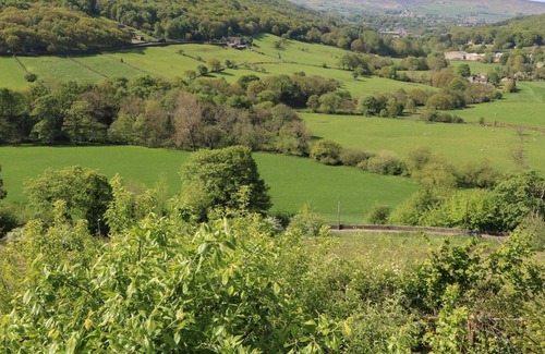 Honley Cottage | HOLMDALE COTTAGE, family friendly in Netherton, Yorkshire