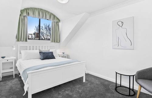 Crows Nest Apartment | HOLT1 - Crows Nest -Holtermann Street