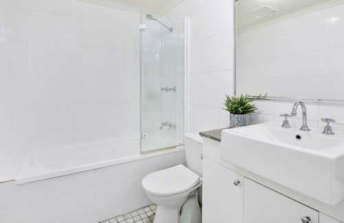 Crows Nest Apartment | HOLT1 - Crows Nest -Holtermann Street