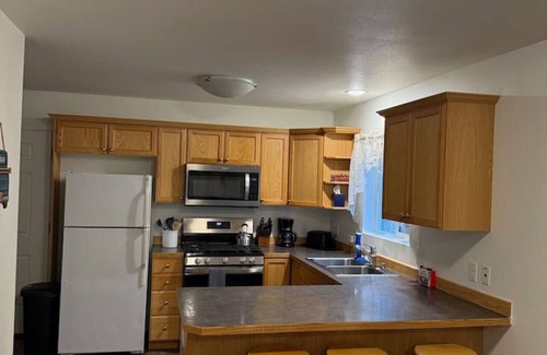 Wasilla House | Home away from home -3 bedrooms