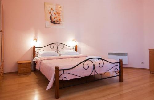 Verkhnie Misto Apartment | Home Hotel Apartments on Mykhailivska Square - Kiev