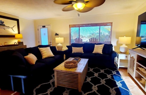 Englewood Resort | Home with adjoining Pool House! 12 Bedrooms 8 baths, TIKI Bar & Gathering room!