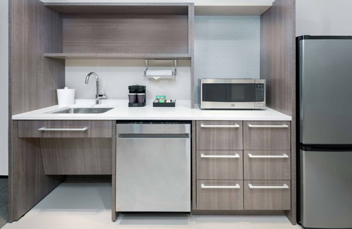 Florida Center Hotel | Home2 Suites by Hilton Orlando Near Universal