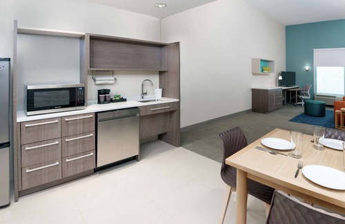 Florida Center Hotel | Home2 Suites by Hilton Orlando Near Universal