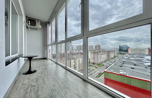 Pervomaysky District Apartment | HomeApart Peter Mstivlavets 15