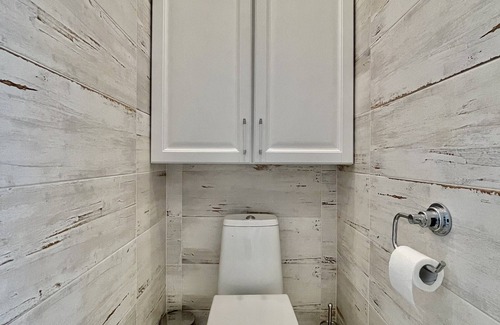 Pervomaysky District Apartment | HomeApart Peter Mstivlavets 15