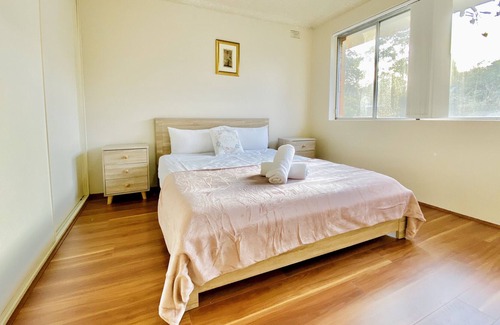 Homebush Apartment | Homebush West APT Perfect location+Wifi+Parking
