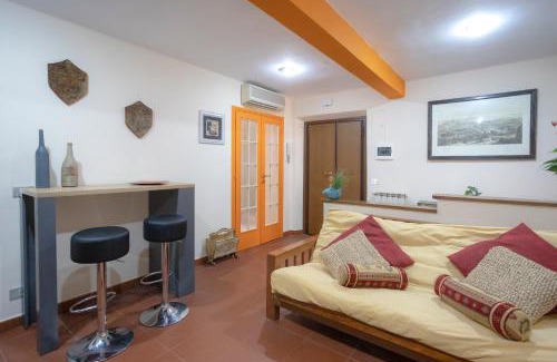 Monti Apartment | HomeHouse Serpenti - Colosseum - Rione Monti