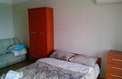 Dniprovs'kyi District Apartment | Homelike flat near the IEC on Levoberezhnaya