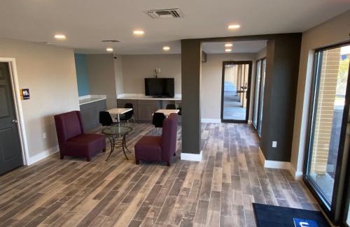 Newnan Hotel | HomeLodge Newnan