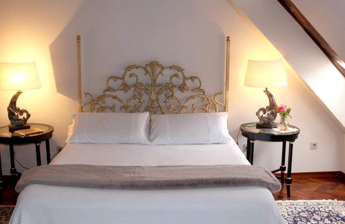 Malpica de Bergantinos Apartment | Homerez - 10 m away from the beach! Nice appartement for 7 ppl. at Malpica