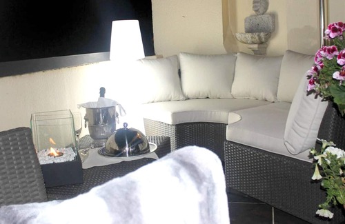 Malpica de Bergantinos Apartment | Homerez - 10 m away from the beach! Nice appartement for 7 ppl. at Malpica