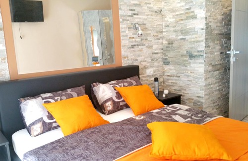 Vantacici Villa | Homerez - 100 m away from the beach! Big villa with swimming-pool and jacuzzi