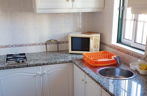 Farta Vacas Apartment | Homerez - Appartement 5 km away from the beach for 5 ppl. with shared pool