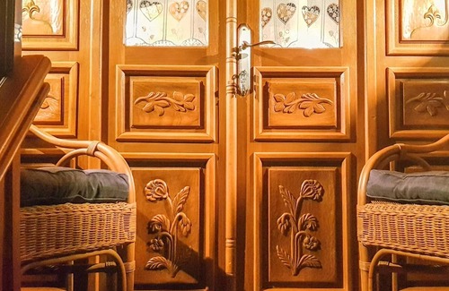 Bussac-Foret House | Homerez - Nice property for 2 ppl. with shared pool at Bussac-Forêt