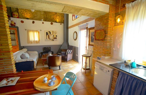 Chulilla House | Homerez - Spacious house for 5 ppl. with terrace and balcony at Chulilla