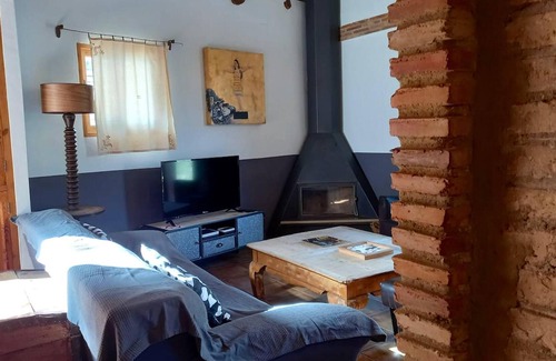 Chulilla House | Homerez - Spacious house for 5 ppl. with terrace and balcony at Chulilla