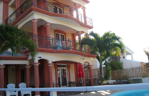 Grand-Baie Villa | Homerez - Villa 500 m away from the beach for 6 ppl. with swimming-pool