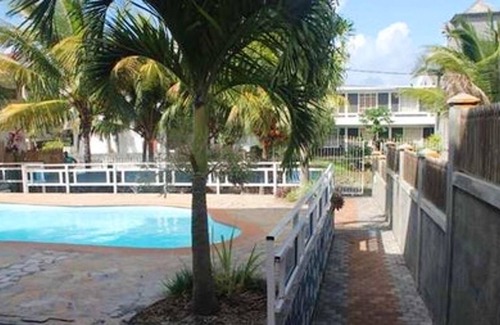 Grand-Baie Villa | Homerez - Villa 500 m away from the beach for 6 ppl. with swimming-pool
