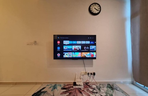 Bandar Meru Raya Apartment | Homestay Epoh Meru Raya F3 with NEtFLIX