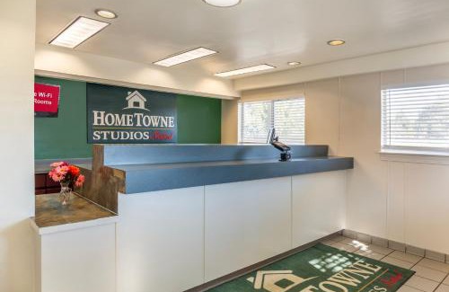 Jeffersontown Hotel | HomeTowne Studios by Red Roof Louisville