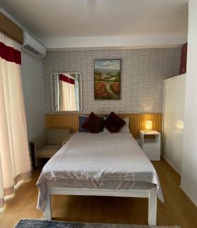 Poblacion District Apartment | Honey's Staycation