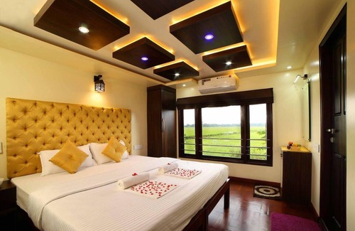 Alappuzha Boat Rental | Honeymoon Boathouse