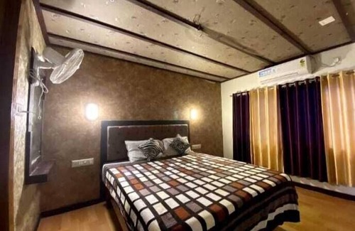 Alappuzha Boat Rental | Honeymoon Boathouse