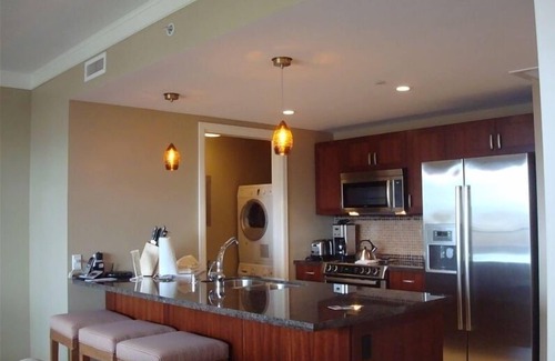 Honokowai Resort | Honua Kai Resort, partial Oceanview 1 Bedroom,1 bath, 8th floor H840