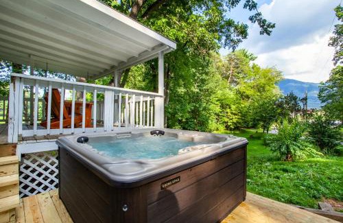 Sevierville House | Hopp On Inn Secluded 3BR Home