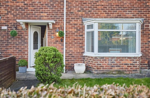 Eaglescliffe House | Host Stay Newsam Crescent