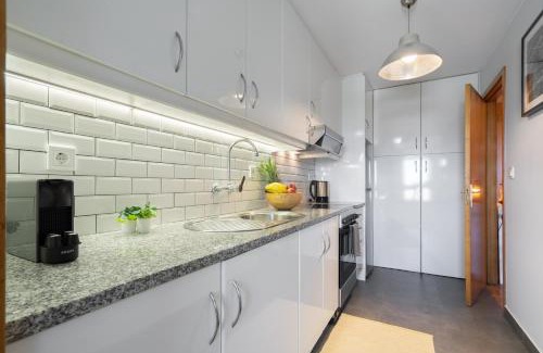 Vila Nova de Gaia Apartment | Host Wise - Fantastic Peaceful Flat in Gaia