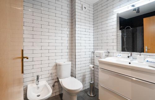 Vila Nova de Gaia Apartment | Host Wise - Fantastic Peaceful Flat in Gaia