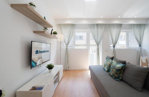 Vila Nova de Gaia Apartment | Host Wise - Sweet Sunny Flat with Balcony