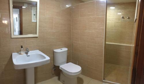 Miraflores del Palo House | Hostal Apartamentos Playa del Palo