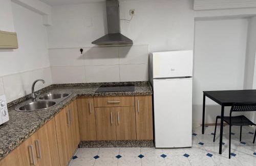 Miraflores del Palo House | Hostal Apartamentos Playa del Palo